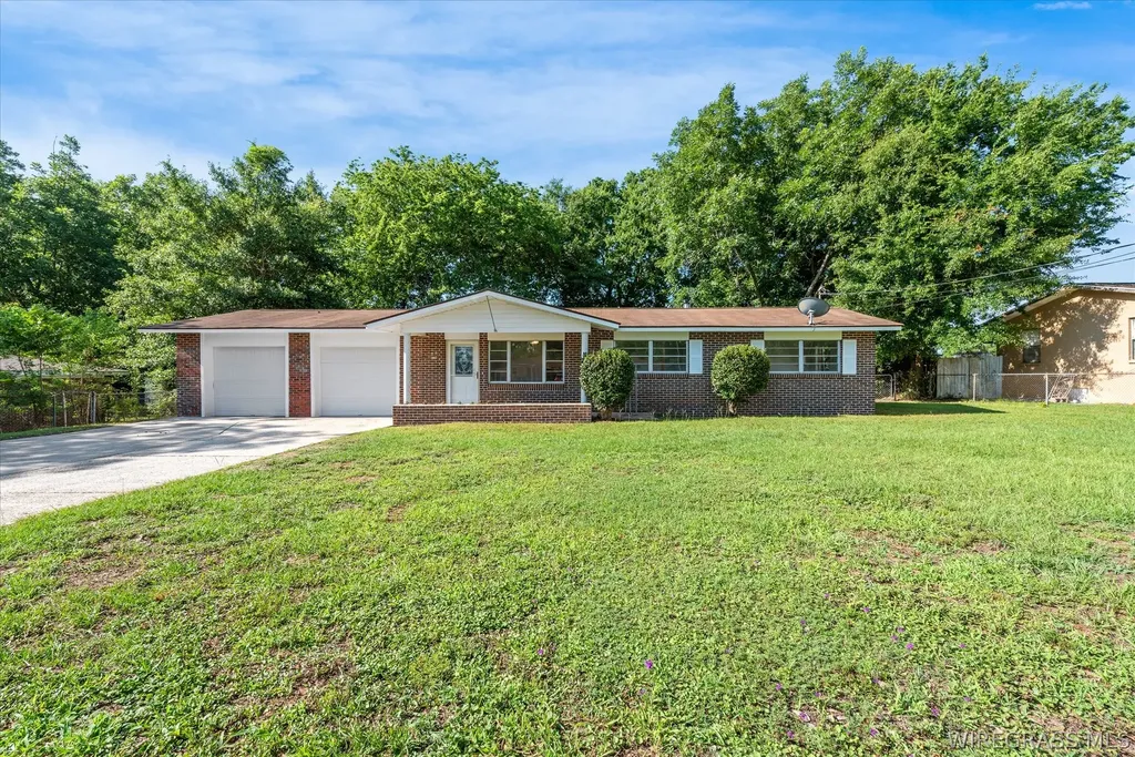 220 Plaza Drive Daleville AL 36322