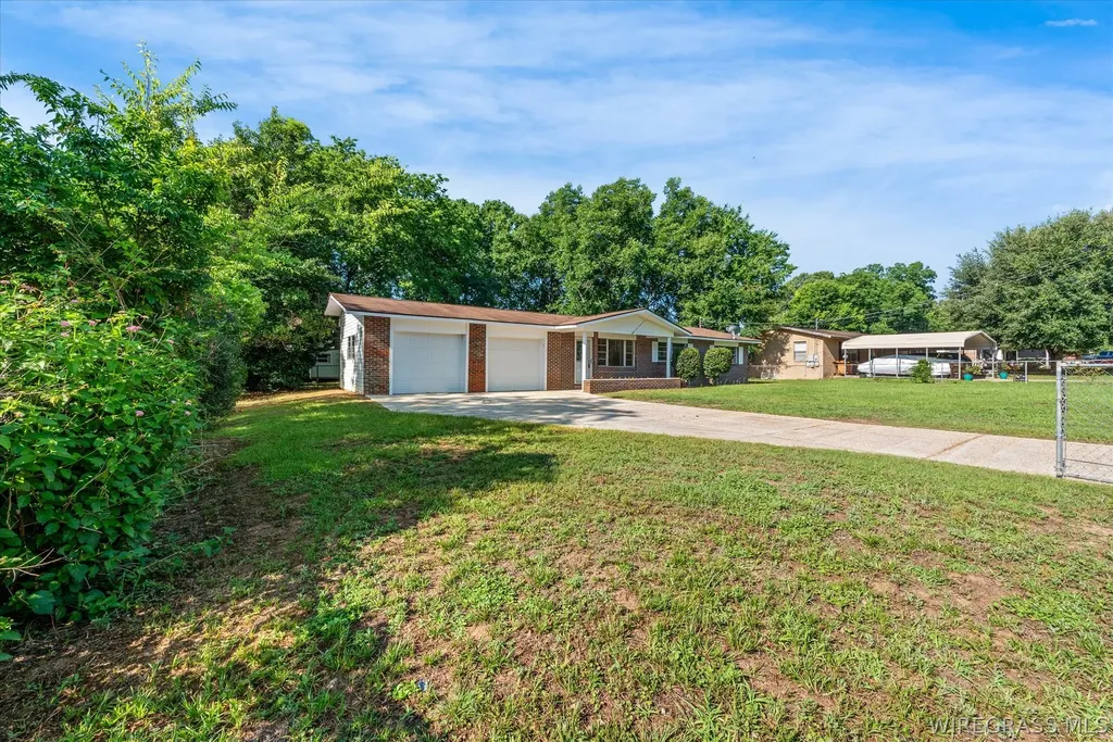 220 Plaza Drive Daleville AL 36322
