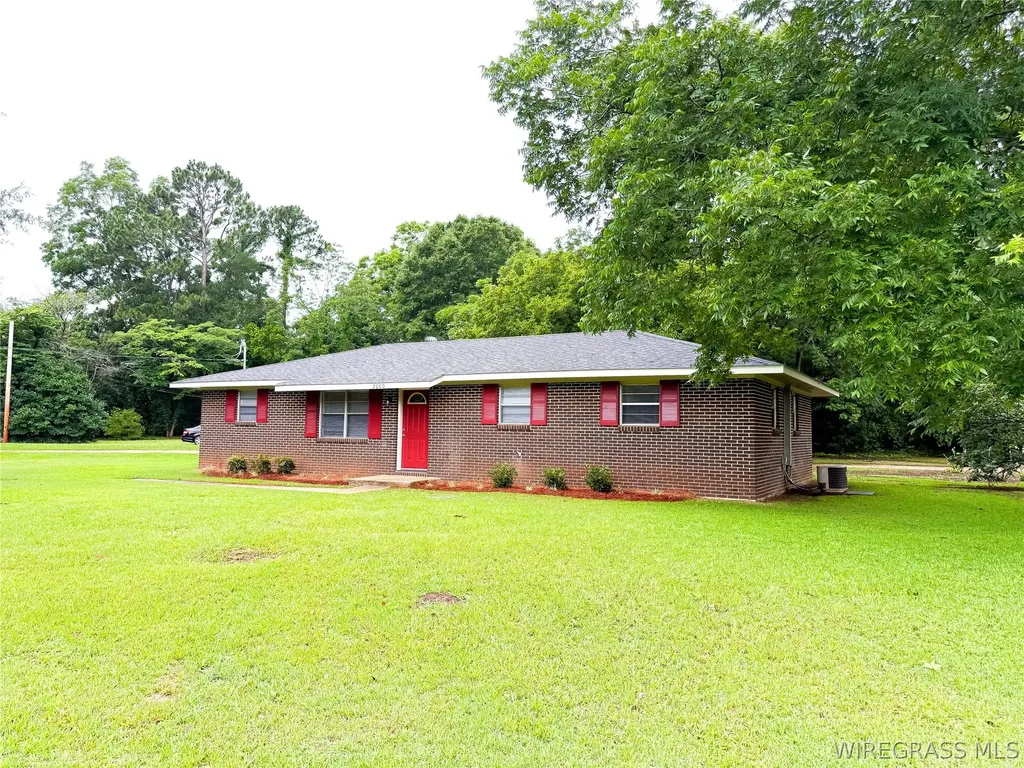 2600 Kristie Road Dothan AL 36303