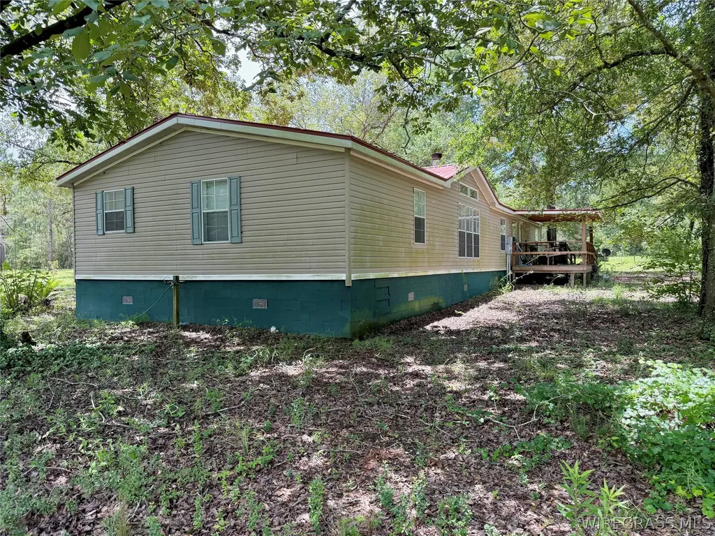 274 Twin Lakes Road Kinston AL 36453