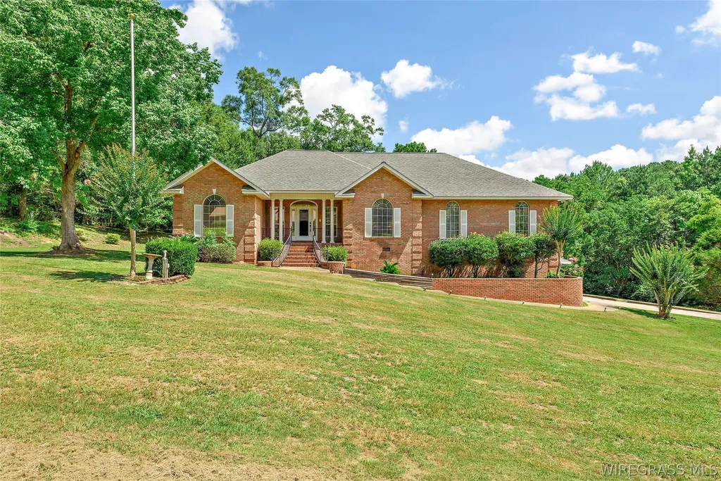 1358 Willow Oaks Drive Ozark AL 36360