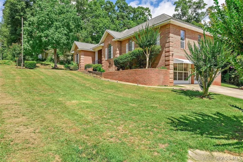 1358 Willow Oaks Drive Ozark AL 36360