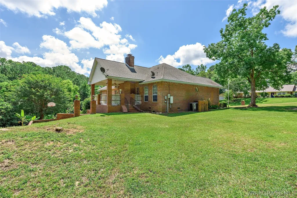1358 Willow Oaks Drive Ozark AL 36360