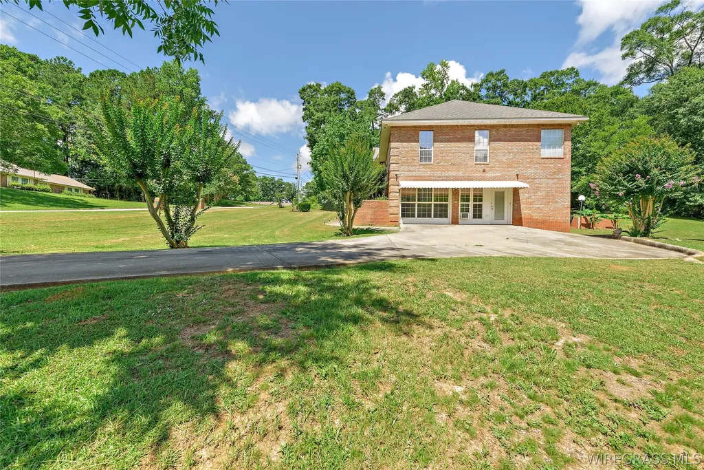 1358 Willow Oaks Drive Ozark AL 36360
