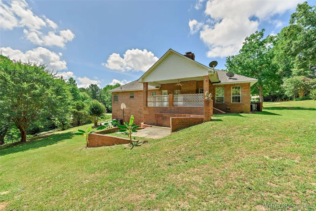 1358 Willow Oaks Drive Ozark AL 36360