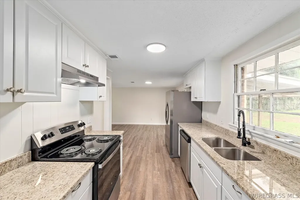 208 Chinook Drive Enterprise AL 36330