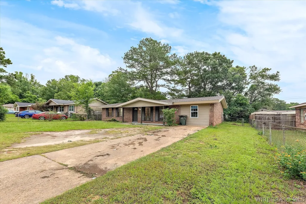 208 Chinook Drive Enterprise AL 36330