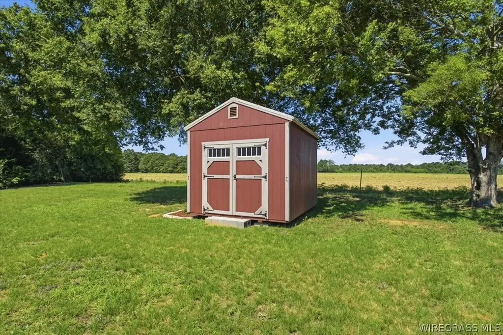 215 Ponderosa Drive Midland City AL 36350