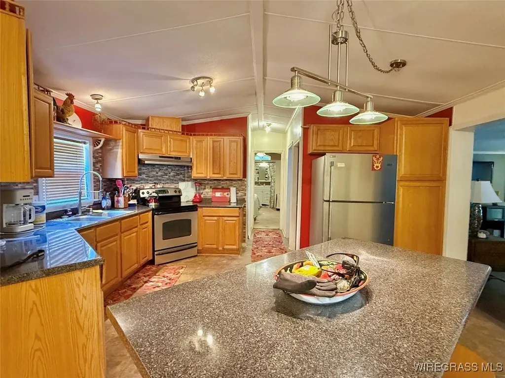 200 Jessica Lane Geneva AL 36340