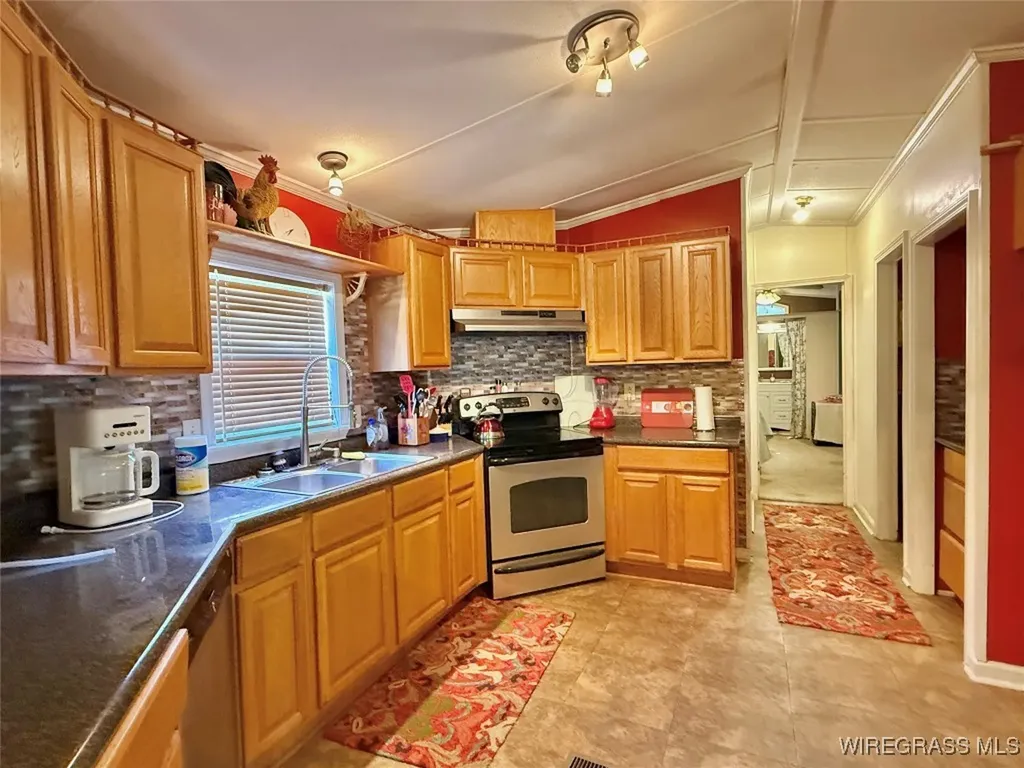 200 Jessica Lane Geneva AL 36340