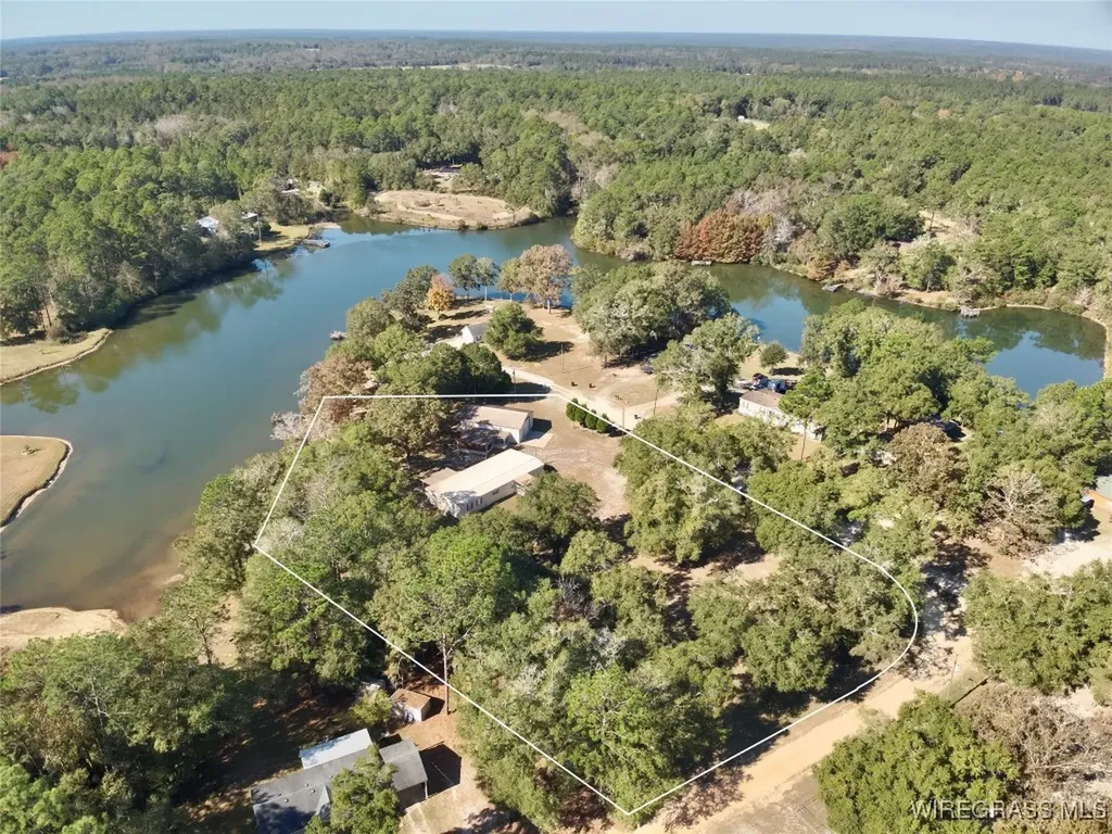 200 Jessica Lane Geneva AL 36340