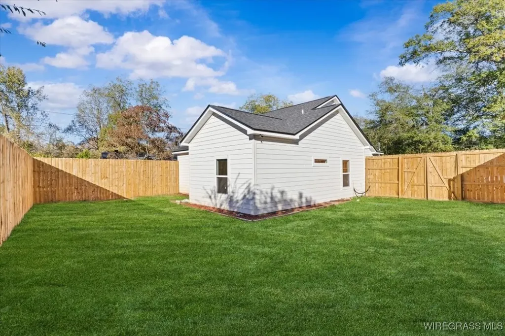 321 Simmons Avenue Ozark AL 36360