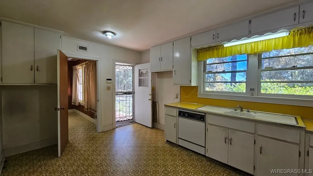 202 Squirrel Drive Ozark AL 36360