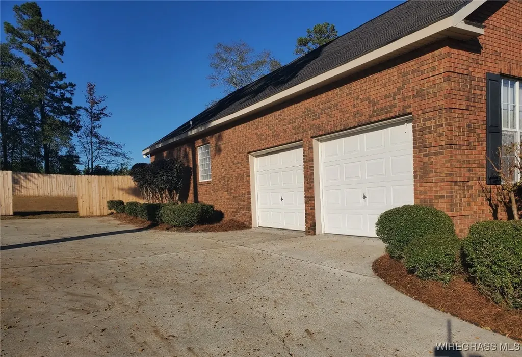 209 Shadow Wood Lane Ozark AL 36360