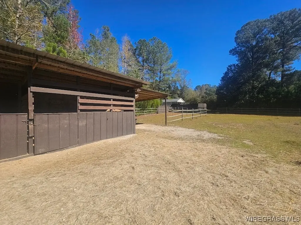 193 Sam Lisenby Road Ozark AL 36360