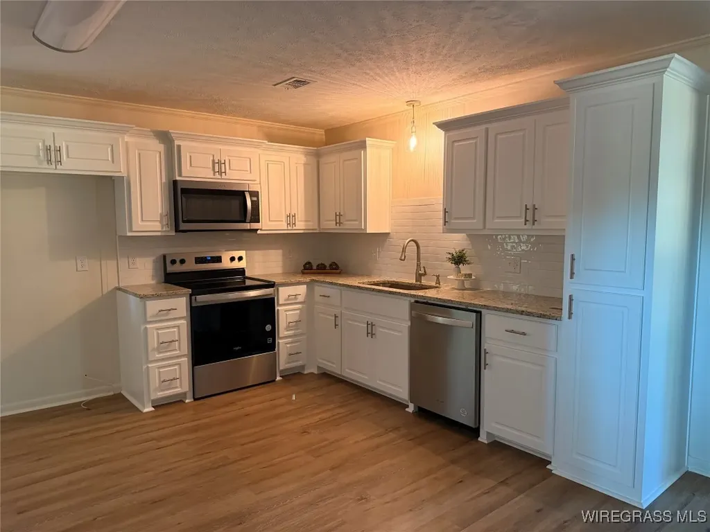 302 Robin Lane Enterprise AL 36330