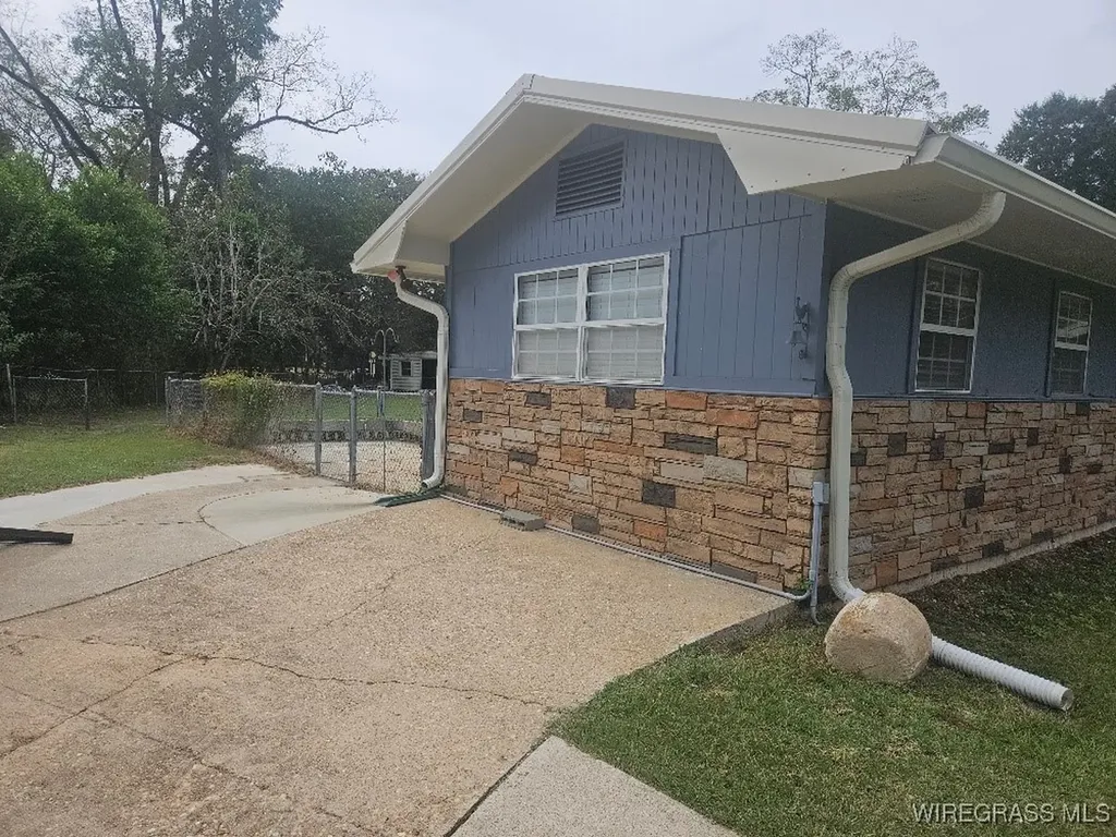 2500 Rosebush Road Dothan AL 36303