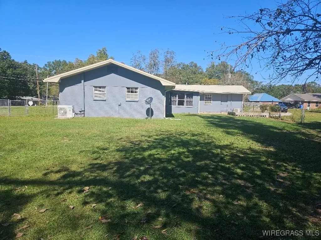 2500 Rosebush Road Dothan AL 36303