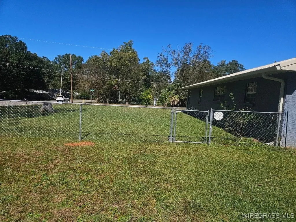 2500 Rosebush Road Dothan AL 36303