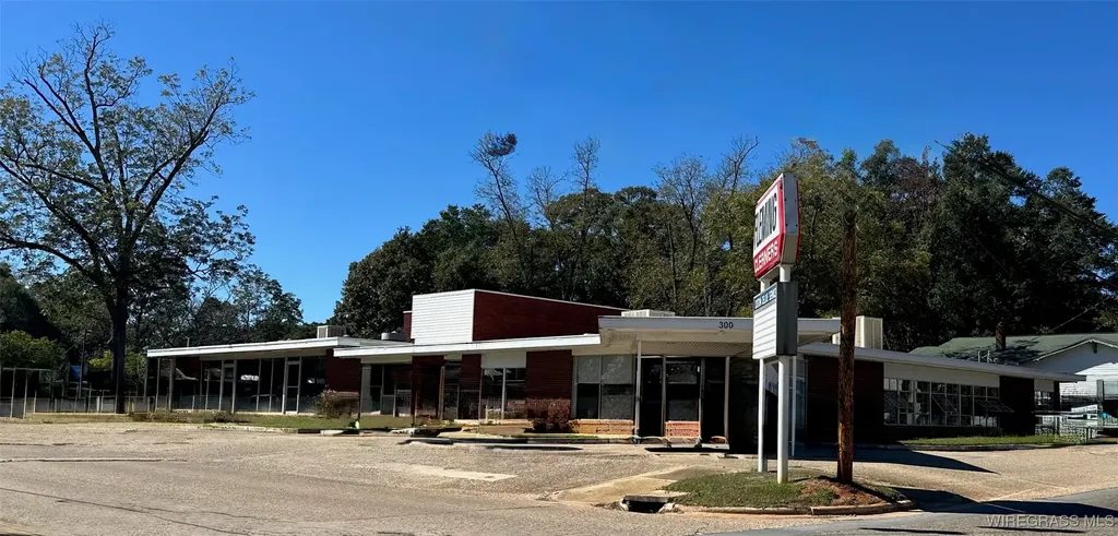 300 W Lee Street Enterprise AL 36330