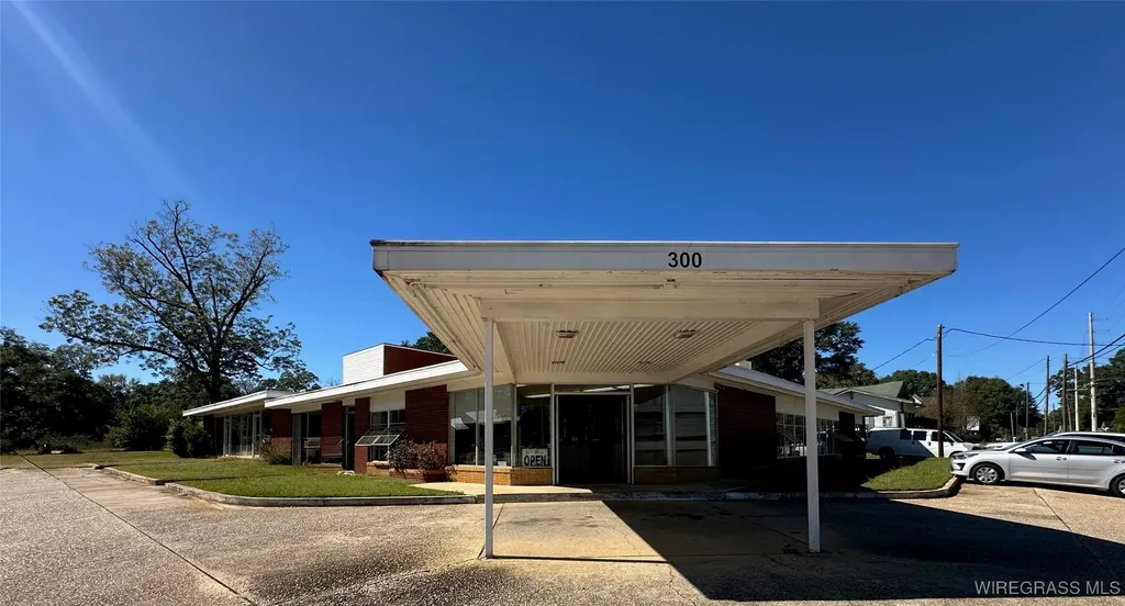 300 W Lee Street Enterprise AL 36330