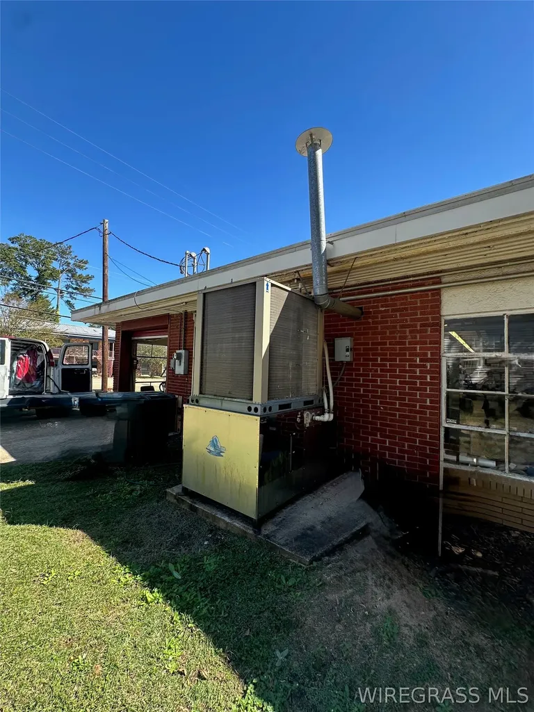 300 W Lee Street Enterprise AL 36330