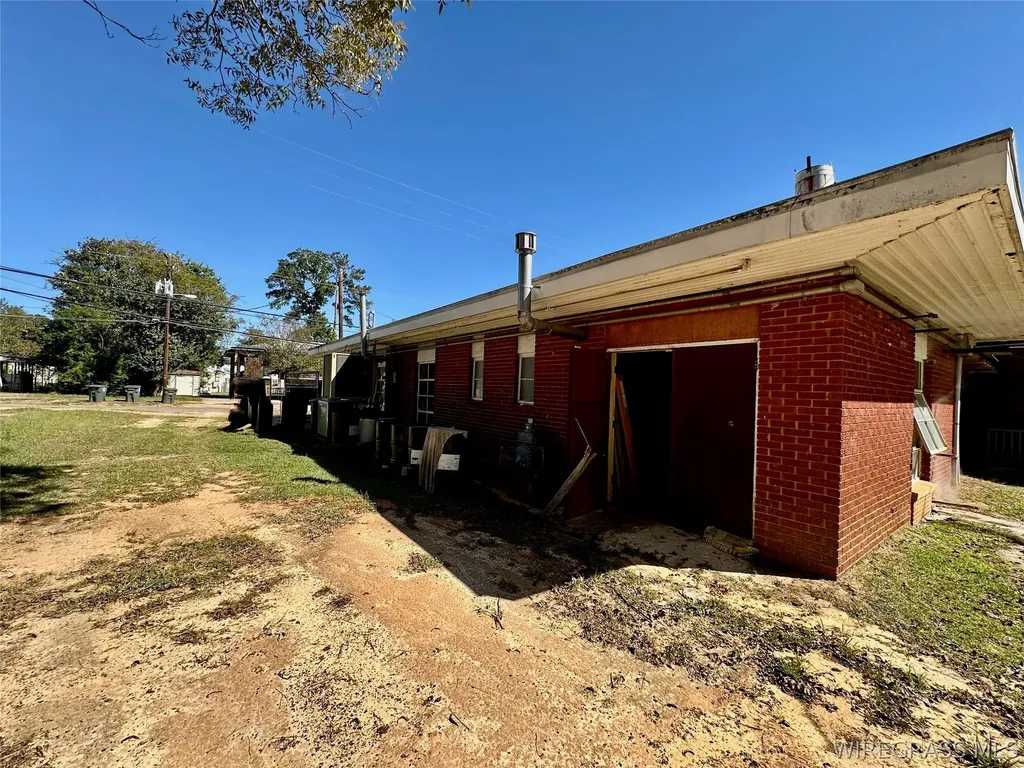 300 W Lee Street Enterprise AL 36330