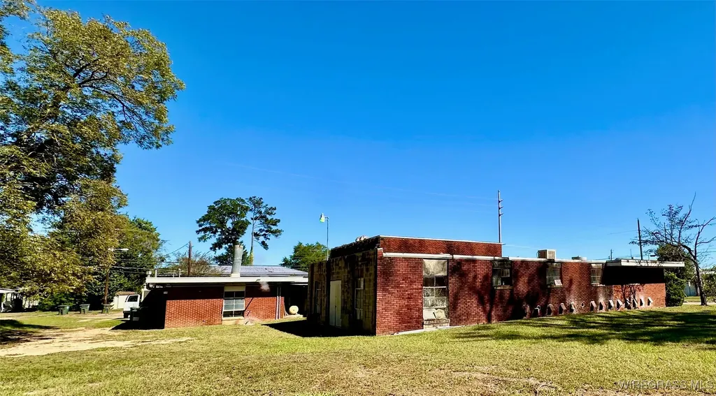300 W Lee Street Enterprise AL 36330