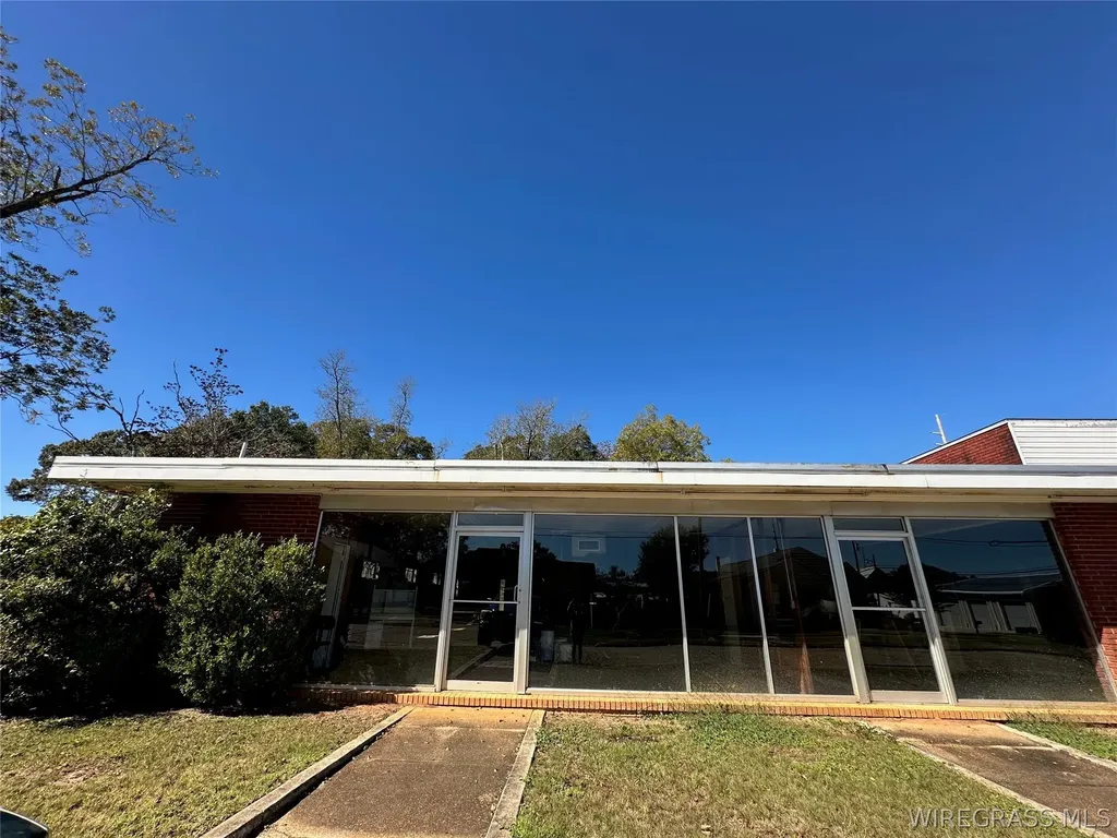 300 W Lee Street Enterprise AL 36330
