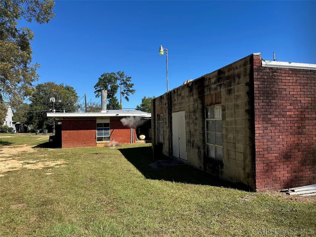 300 W Lee Street Enterprise AL 36330