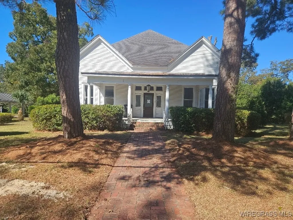 77 King Street E Newton AL 36352