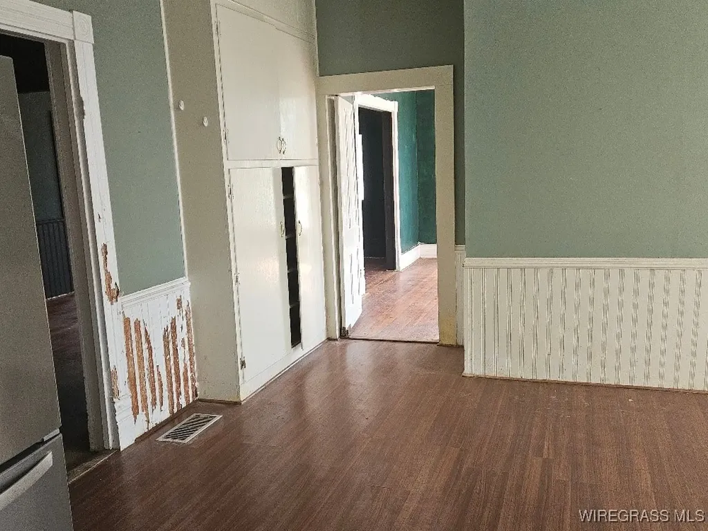 77 King Street E Newton AL 36352