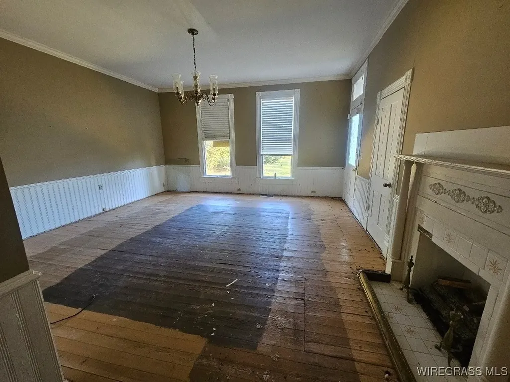 77 King Street E Newton AL 36352