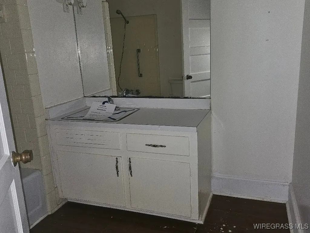 77 King Street E Newton AL 36352