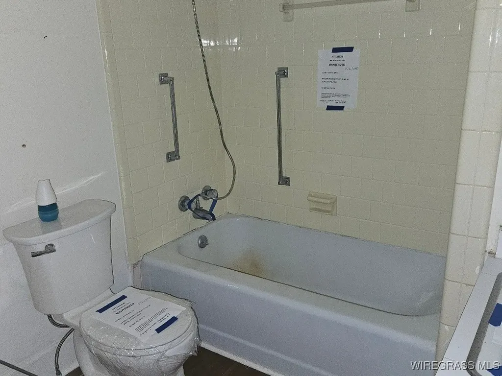 77 King Street E Newton AL 36352