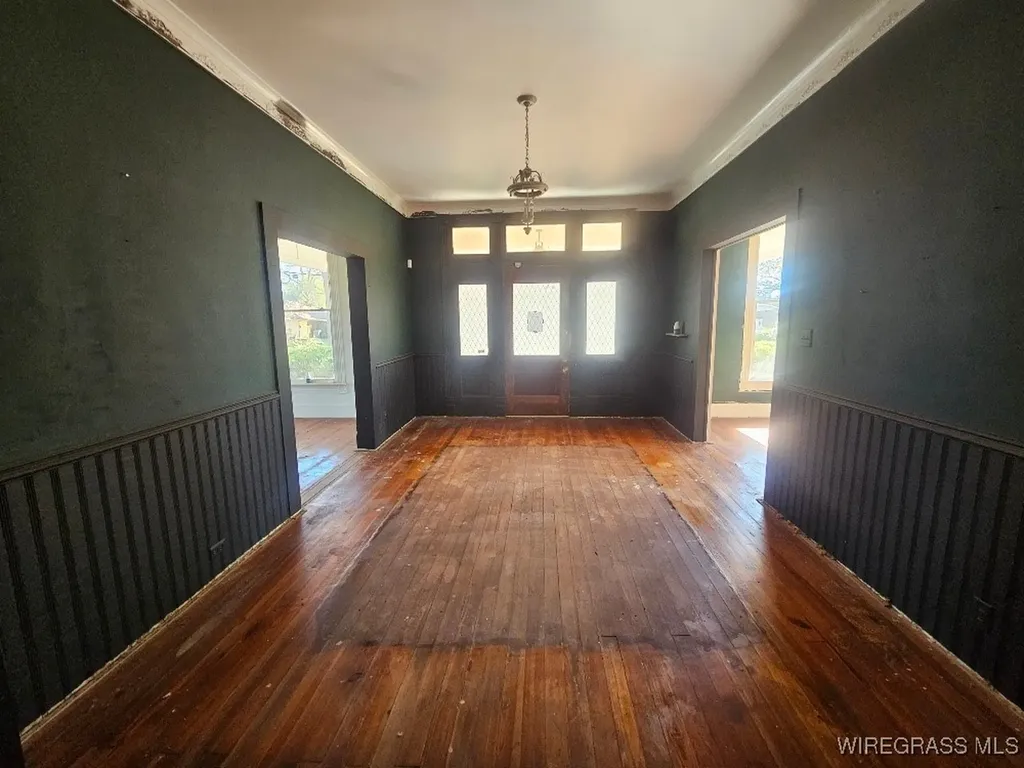 77 King Street E Newton AL 36352