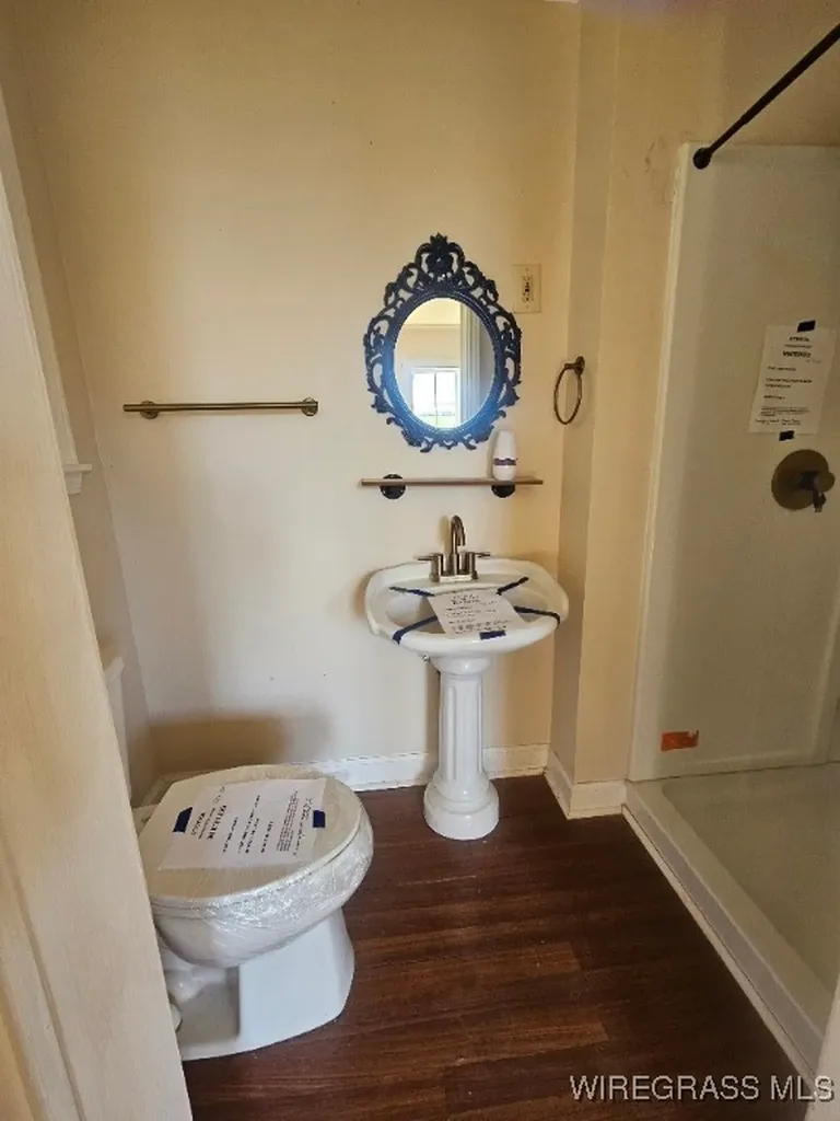 77 King Street E Newton AL 36352