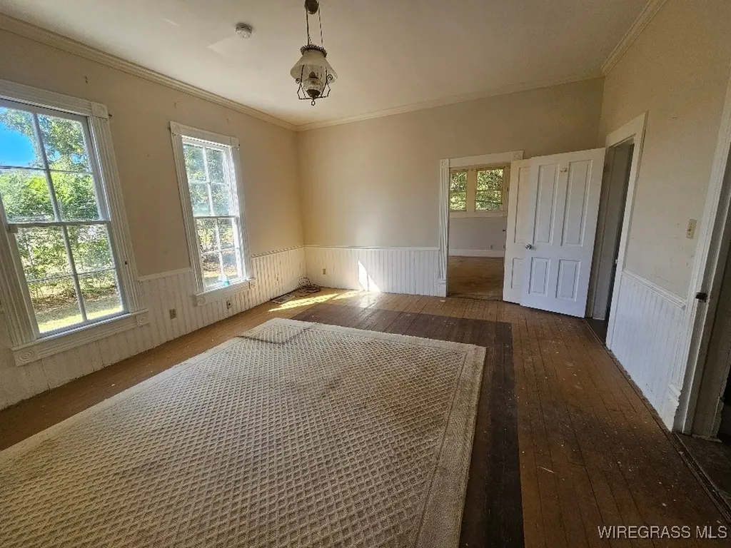 77 King Street E Newton AL 36352