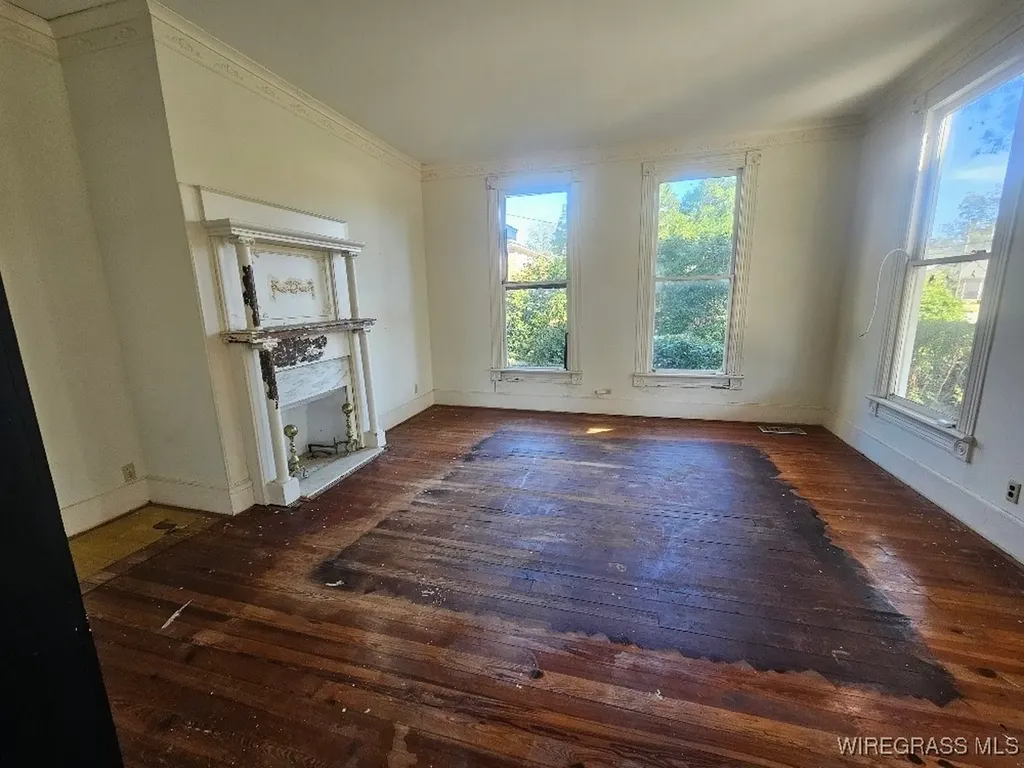 77 King Street E Newton AL 36352