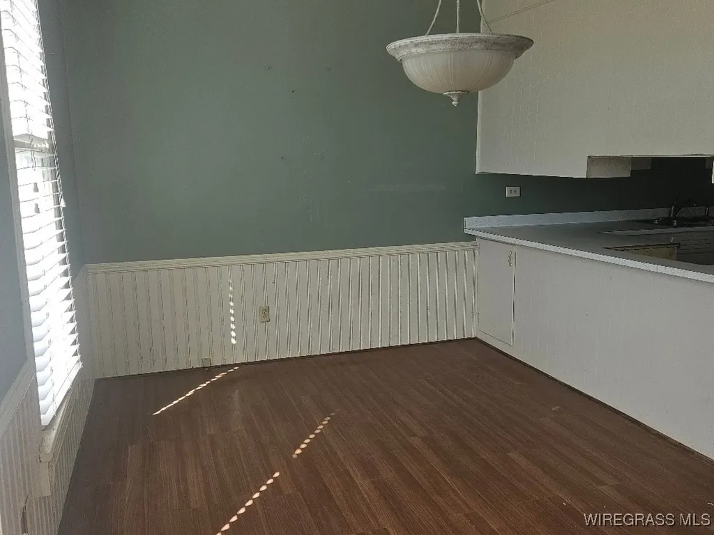 77 King Street E Newton AL 36352