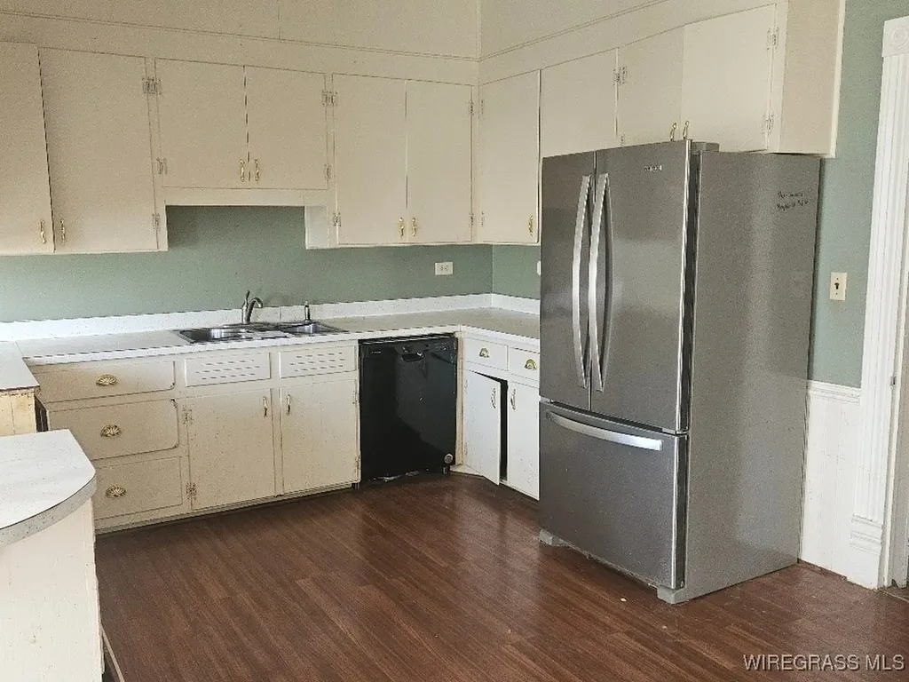 77 King Street E Newton AL 36352