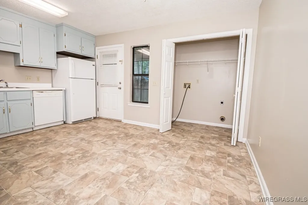 193 Lakeview Drive Daleville AL 36322