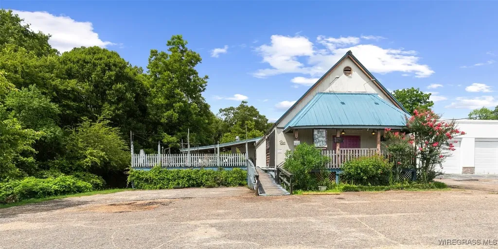 2563 Ross Clark Circle Dothan AL 36301