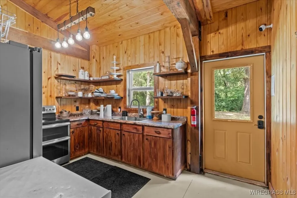 9 County Road 517 Elba AL 36323