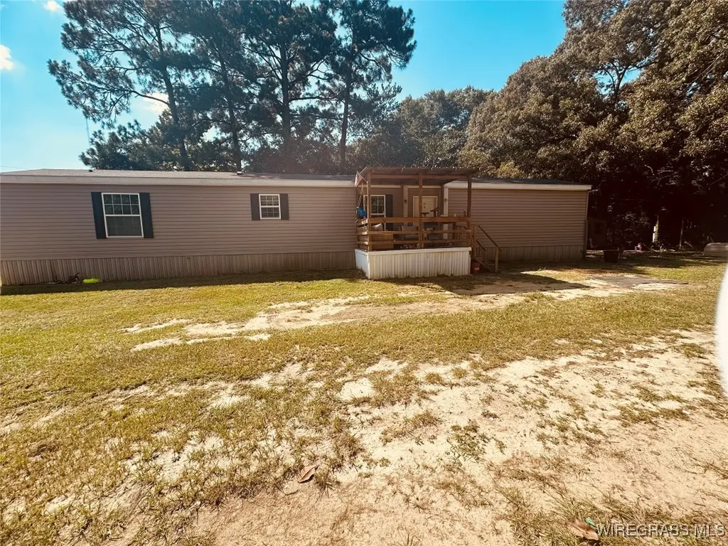 305 E Riverside Avenue Geneva AL 36340