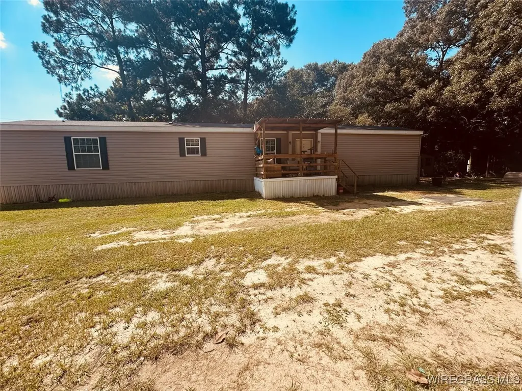 305 E Riverside Avenue Geneva AL 36340