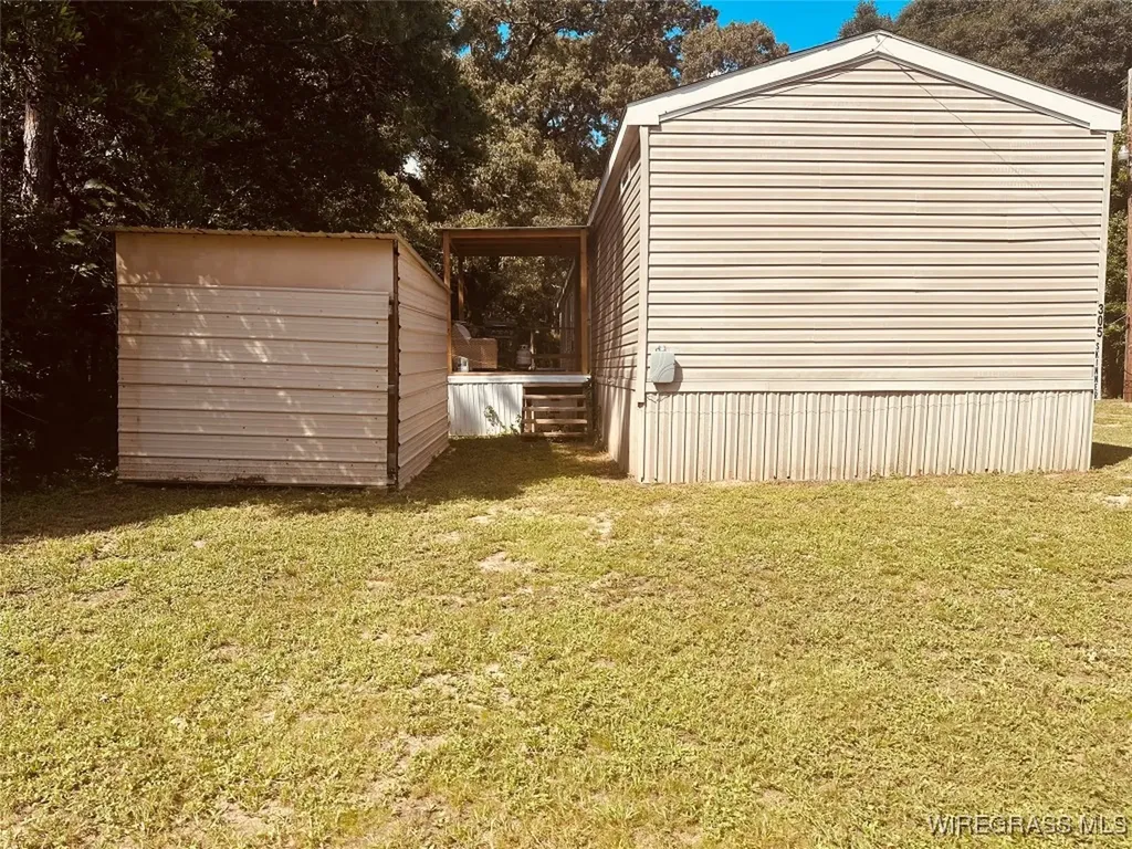 305 E Riverside Avenue Geneva AL 36340