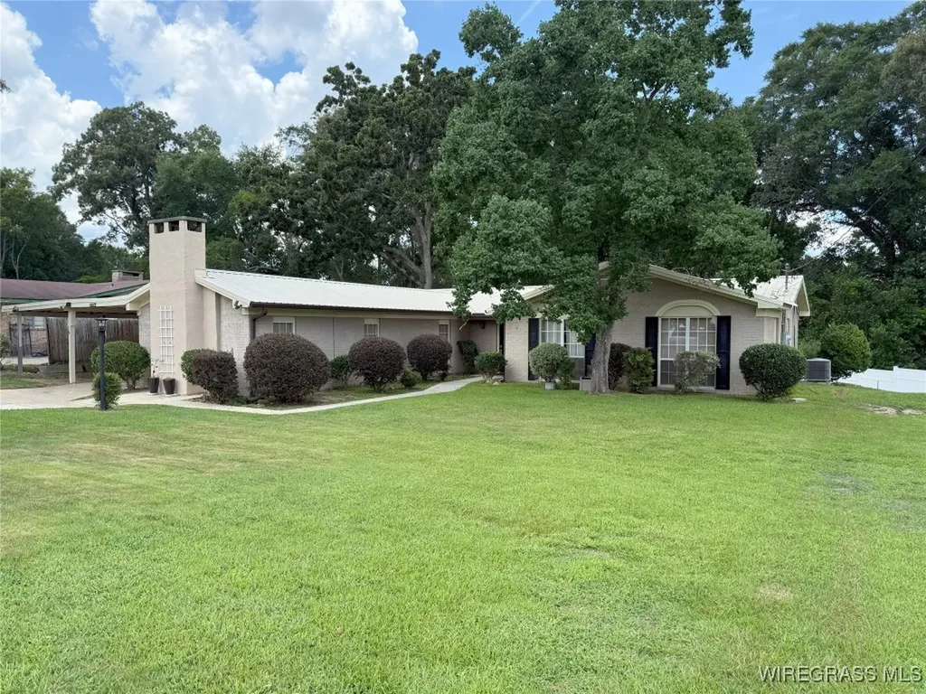 26 Goff Street Daleville AL 36330