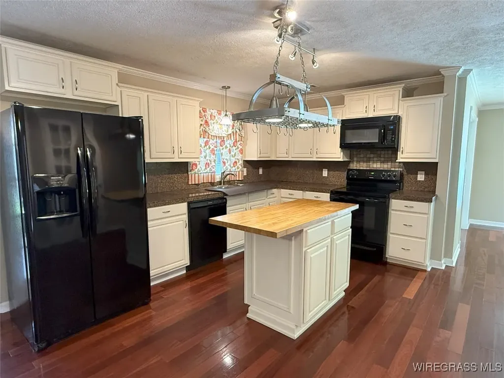 26 Goff Street Daleville AL 36330