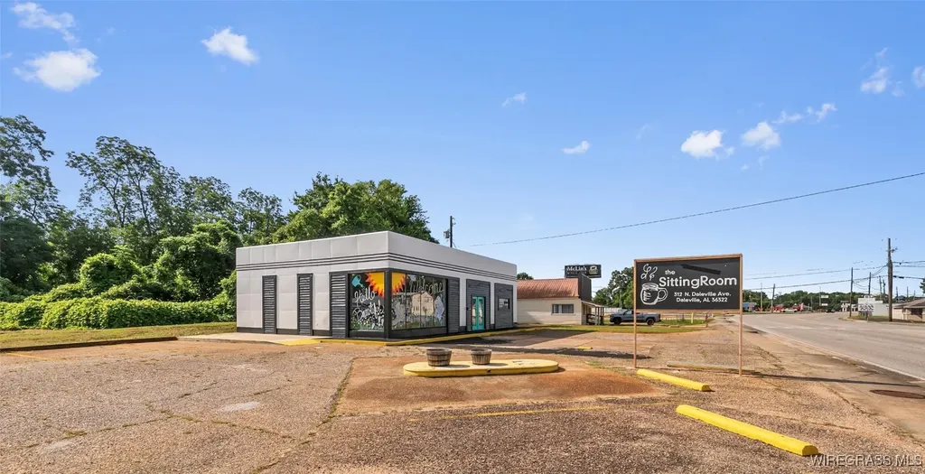 312 N Daleville Avenue Daleville AL 36322